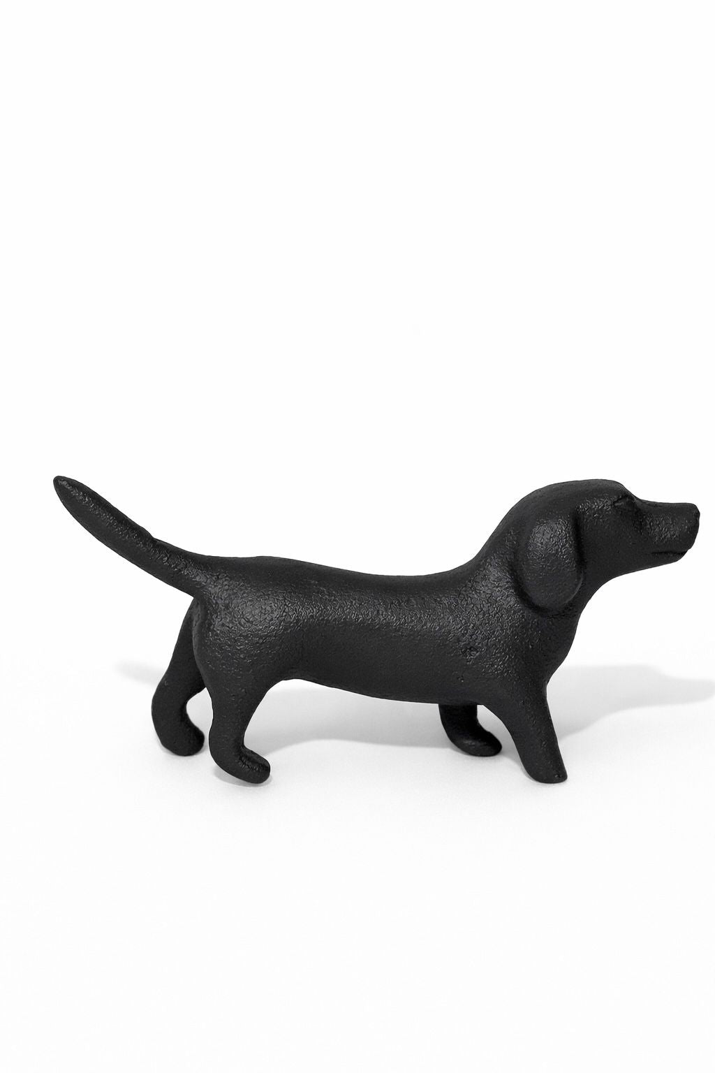 Perro Salchicha Bravio en Aluminio Bravío | The Blue House